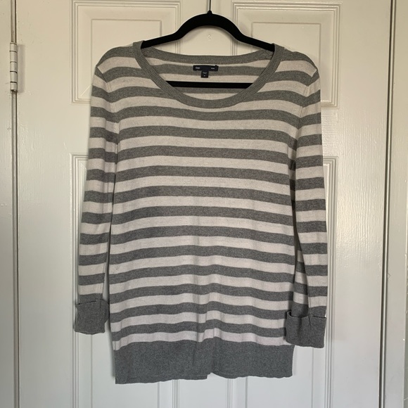 GAP Sweater, gray and white stripes, 3/4 sleeves, size M - Picture 6 of 7